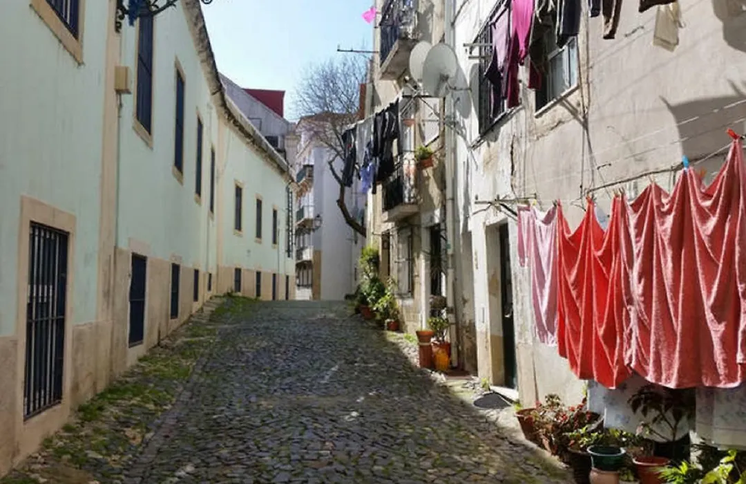 Alfama T1 Travel-1